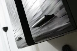 Hyllystö Blade 4, Musta/harmaa -Olohuoneen kalusteet myymälä hyllysto blade 4 mustaharmaa bdc8b palaute reference