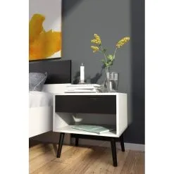 Tvilum Yöpöytäkaappi Delta, Valkoinen/musta